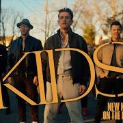 El texto musical DANCE WITH YOU de NEW KIDS ON THE BLOCK también está presente en el álbum Still kids (2024)