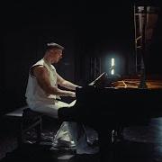 El texto musical AMBRA de EMIS KILLA también está presente en el álbum Musica triste (2025)