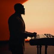 El texto musical PLEASE BE GOOD de PJ MORTON también está presente en el álbum Please be good (2024)