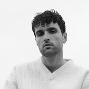 El texto musical UMBRELLA de DUNCAN LAURENCE también está presente en el álbum Small town boy (2020)