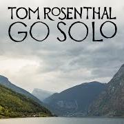 El texto musical GO SOLO de TOM ROSENTHAL también está presente en el álbum The pleasant trees (2014)