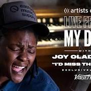 El texto musical DUST/DIVINITY de JOY OLADOKUN también está presente en el álbum Observations from a crowded room (2024)