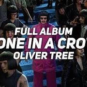 El texto musical THE FIRST NIGHT de OLIVER TREE también está presente en el álbum Alone in a crowd (2023)