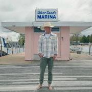 El texto musical BURN MY BOAT de KENNY CHESNEY también está presente en el álbum Silver sands marina (2026)